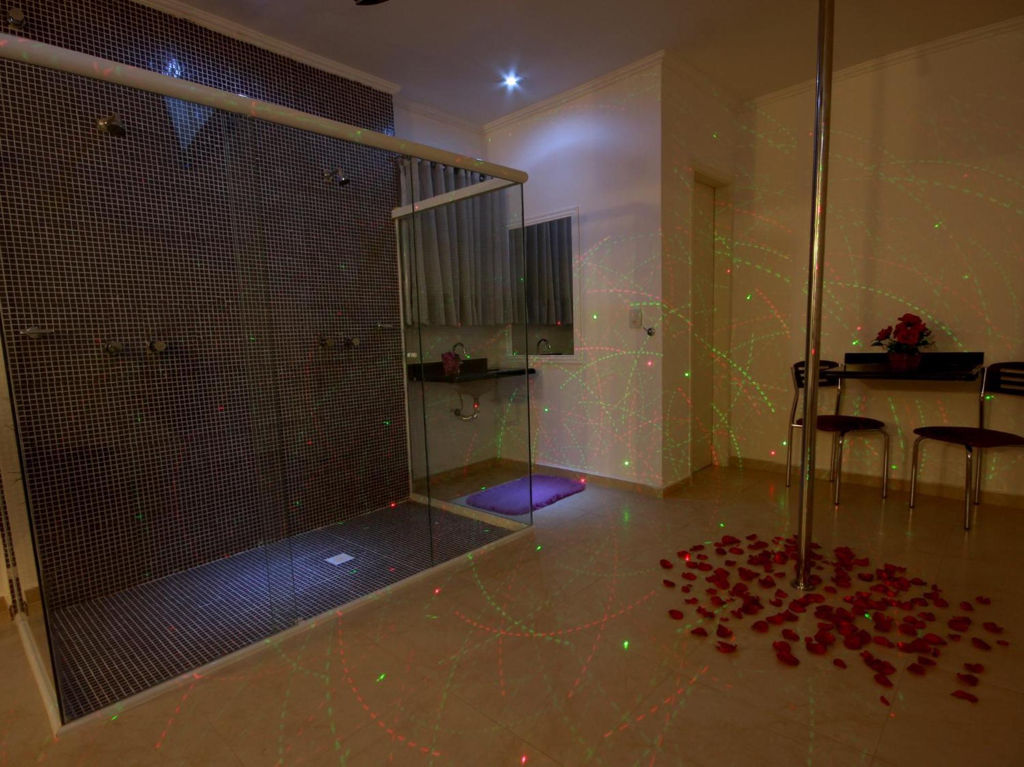 Love hotel I9 (adults Only)