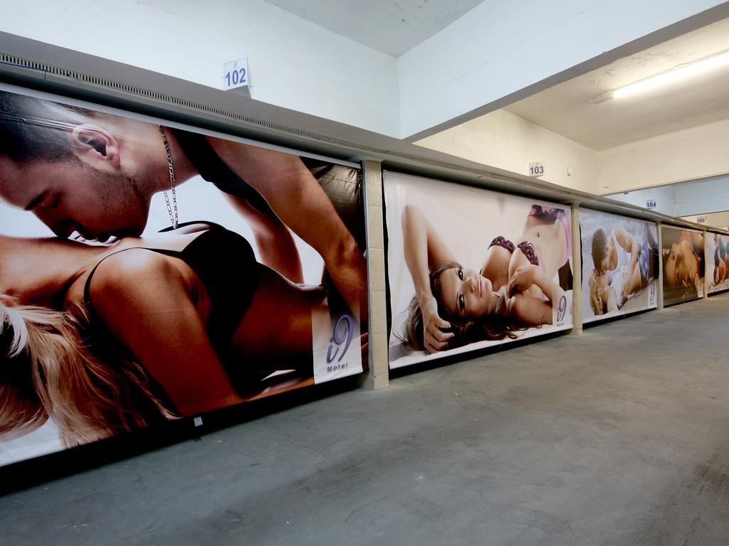 I9 (adults Only) 2* Santos (Sao Paulo)